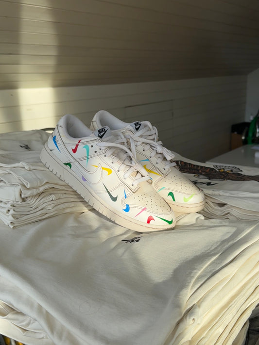 Nike Dunk Multicolor swoosh